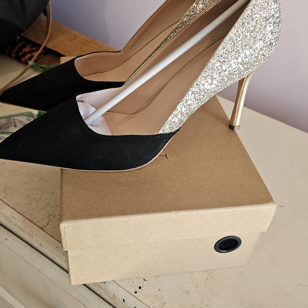 Elegant Black and Gold Women's Heels